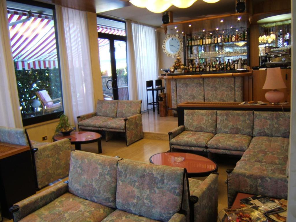 Hotel Matilde Marina di Massa Ngoại thất bức ảnh