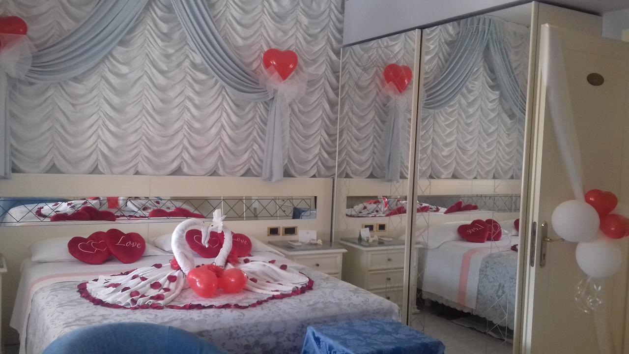 Hotel Matilde Marina di Massa Ngoại thất bức ảnh