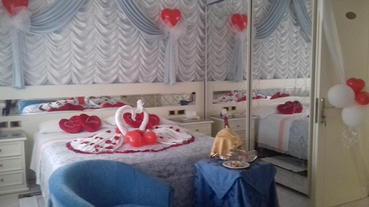 Hotel Matilde Marina di Massa Ngoại thất bức ảnh