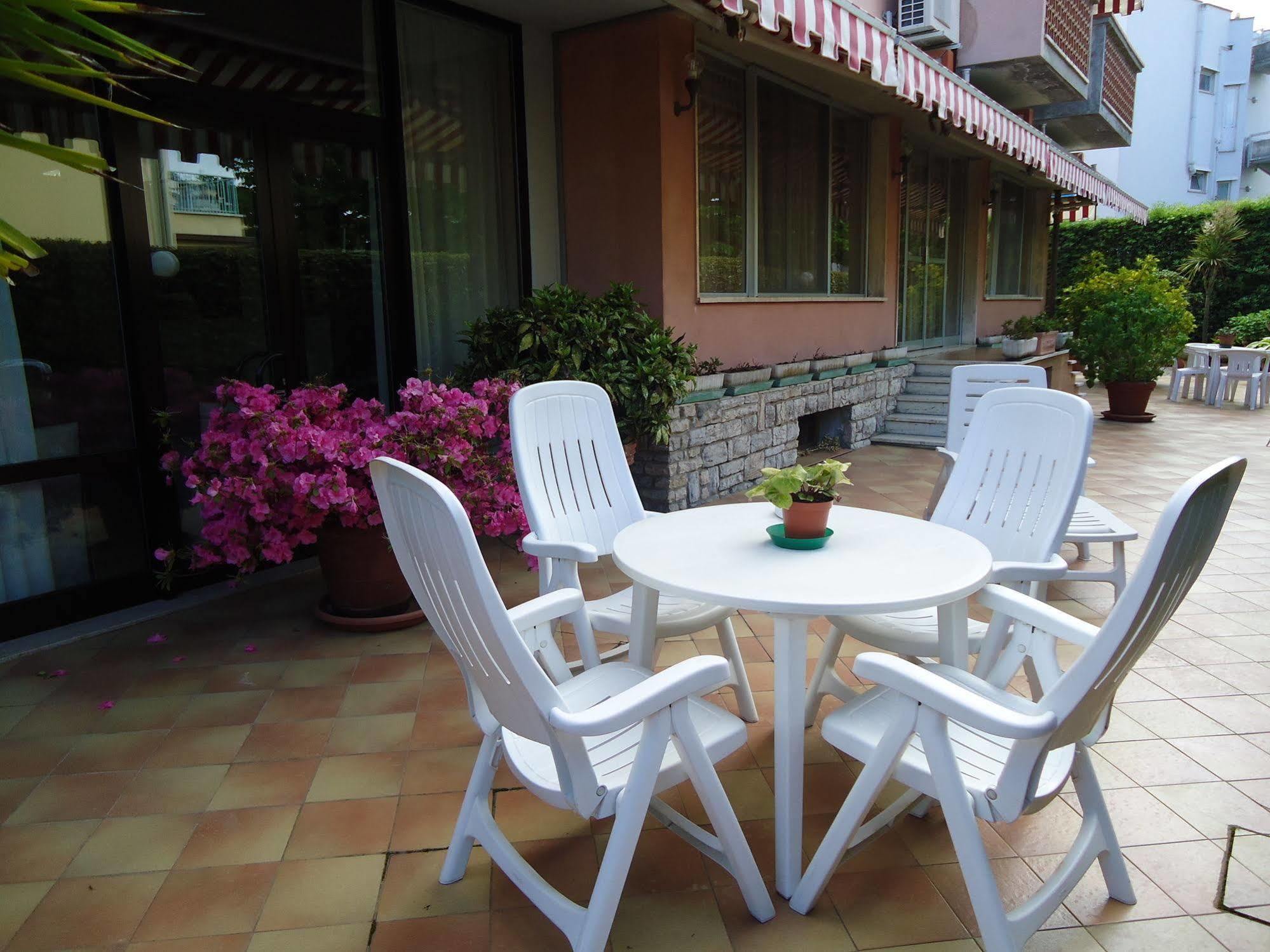 Hotel Matilde Marina di Massa Ngoại thất bức ảnh