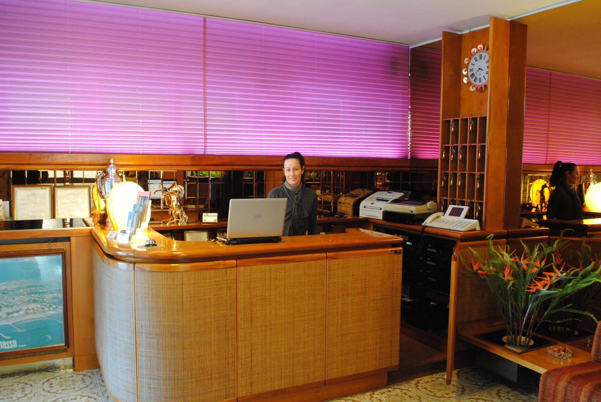 Hotel Matilde Marina di Massa Ngoại thất bức ảnh