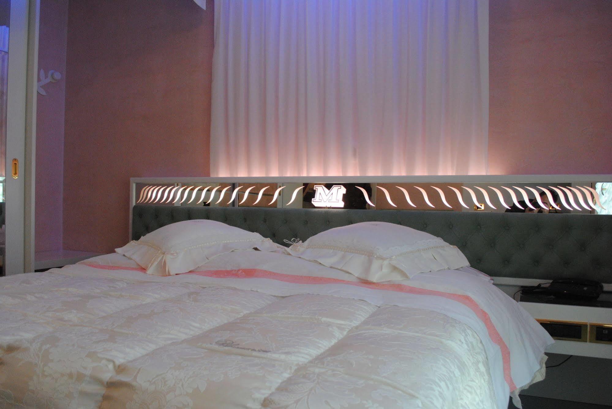 Hotel Matilde Marina di Massa Ngoại thất bức ảnh